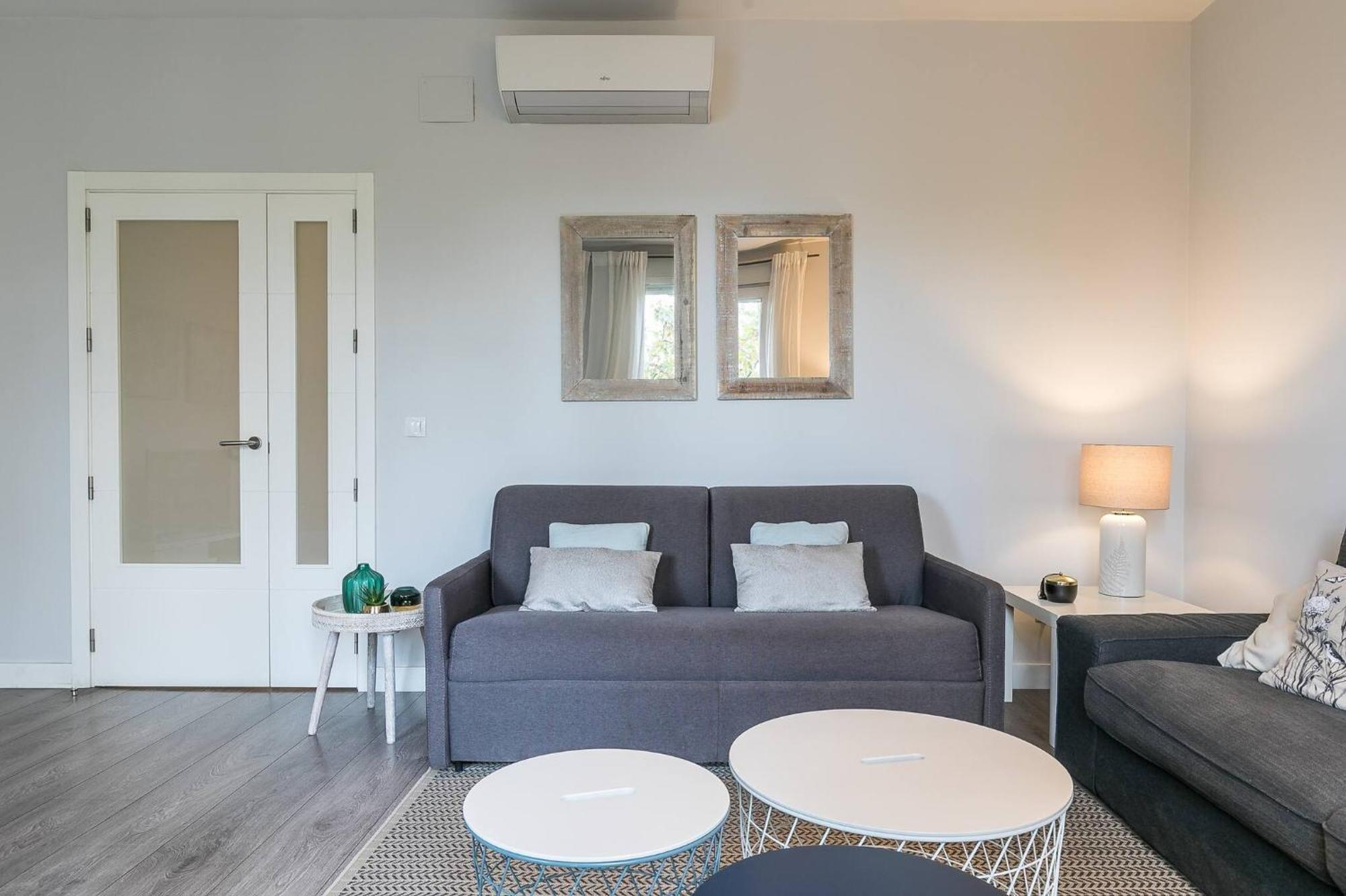 Castellana Suites Madrid Exterior foto
